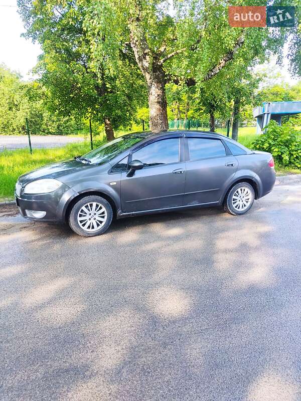 Седан Fiat Linea 2008 в Золочеві