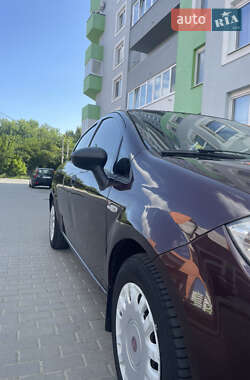Седан Fiat Linea 2012 в 
