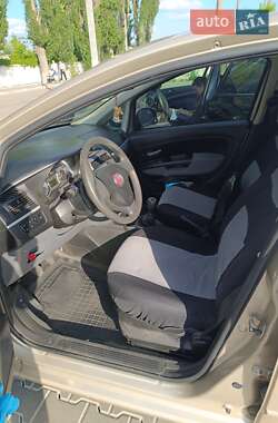Седан Fiat Linea 2012 в 