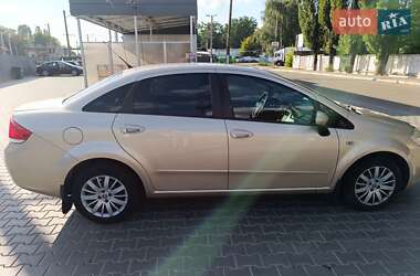 Седан Fiat Linea 2012 в 