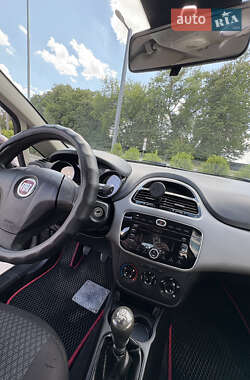 Седан Fiat Linea 2013 в 