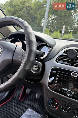 Седан Fiat Linea 2013 в 