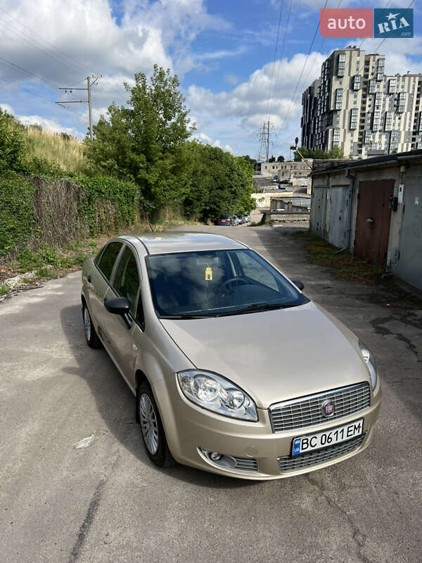 Седан Fiat Linea 2012 в Львове