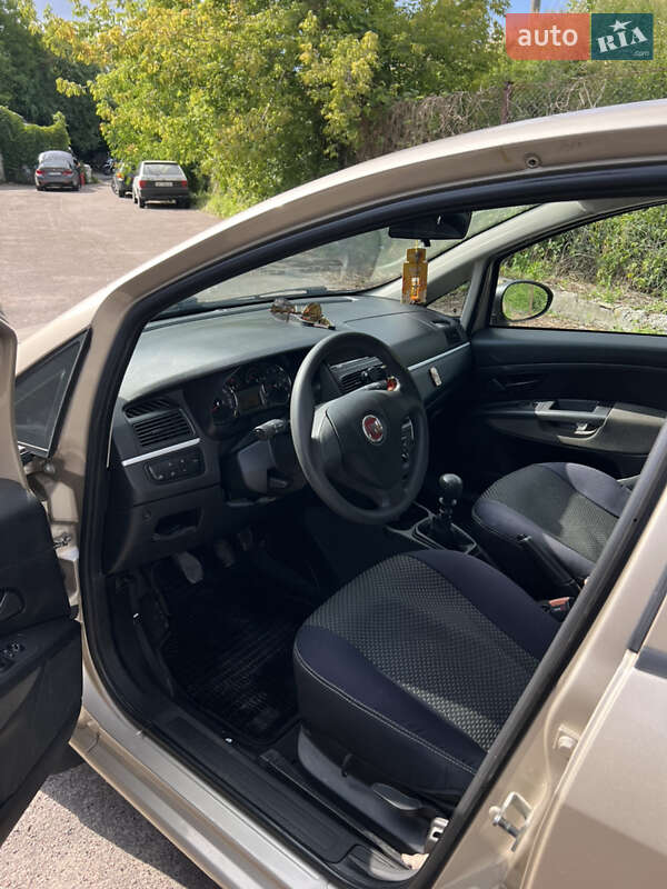Седан Fiat Linea 2012 в Львове