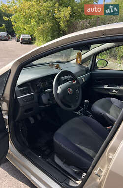 Седан Fiat Linea 2012 в 