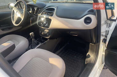 Седан Fiat Linea 2015 в 