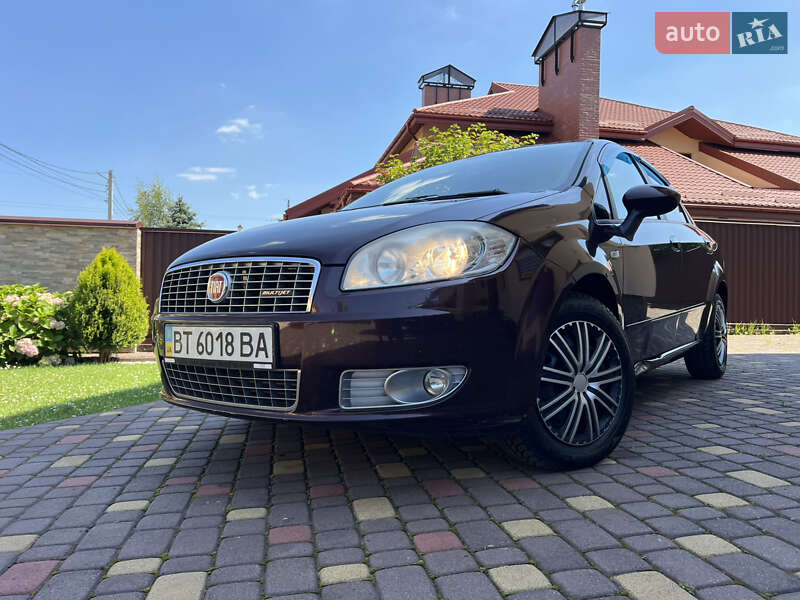 Седан Fiat Linea 2012 в 