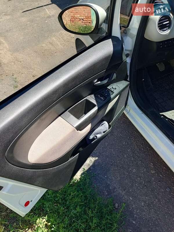 Седан Fiat Linea 2013 в Александрие фото 4 Седан Fiat Linea 2013 в Александрие