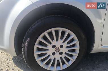 Седан Fiat Linea 2012 в 
