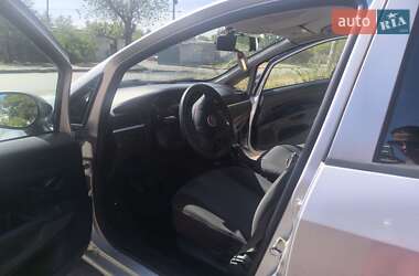 Седан Fiat Linea 2012 в 