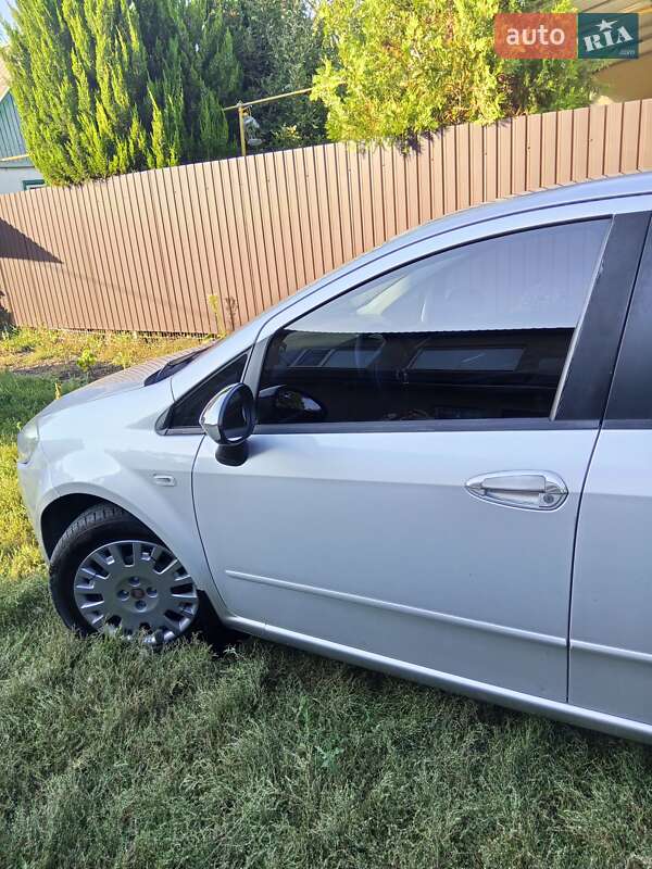 Седан Fiat Linea 2012 в Днепре