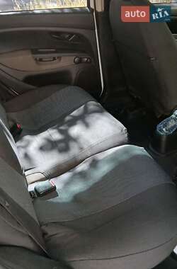 Седан Fiat Linea 2012 в 