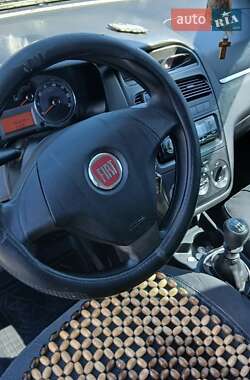 Седан Fiat Linea 2012 в 