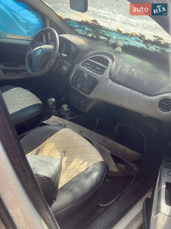 Седан Fiat Linea 2013 в Чернигове