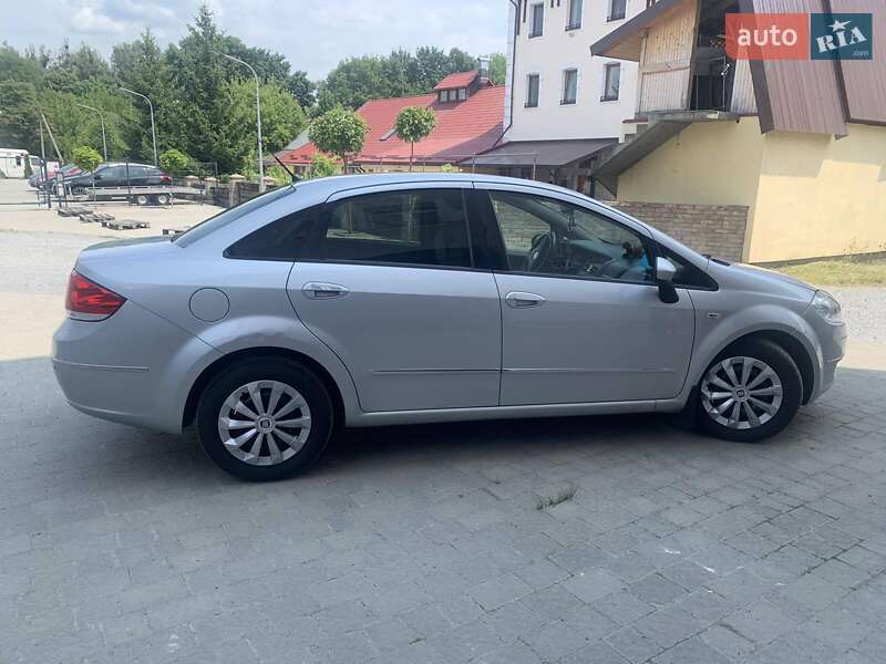 Седан Fiat Linea 2009 в Бродах