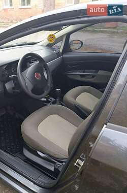 Седан Fiat Linea 2011 в  фото 5 Седан Fiat Linea 2011 в