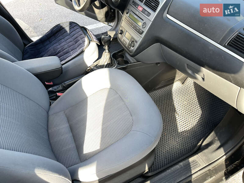 Седан Fiat Linea 2009 в Києві фото 24 Седан Fiat Linea 2009 в Києві