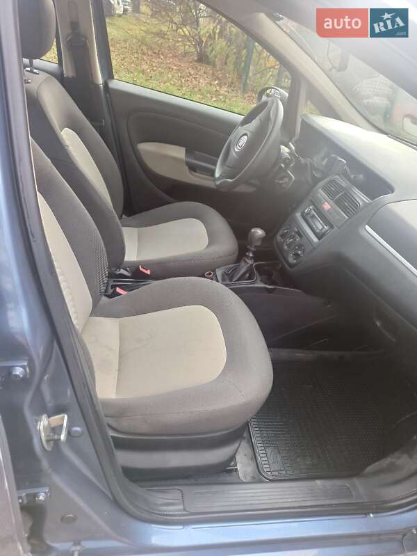 Седан Fiat Linea 2009 в Львові фото 18 Седан Fiat Linea 2009 в Львові