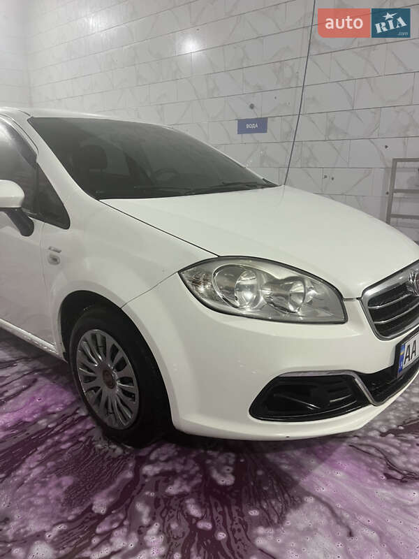Седан Fiat Linea 2013 в Киеве фото 3 Седан Fiat Linea 2013 в Киеве