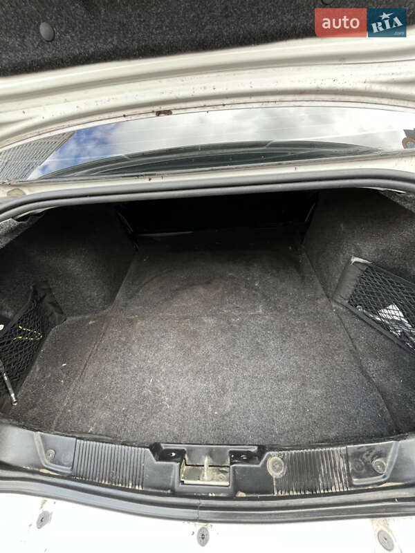 Седан Fiat Linea 2013 в Киеве фото 48 Седан Fiat Linea 2013 в Киеве