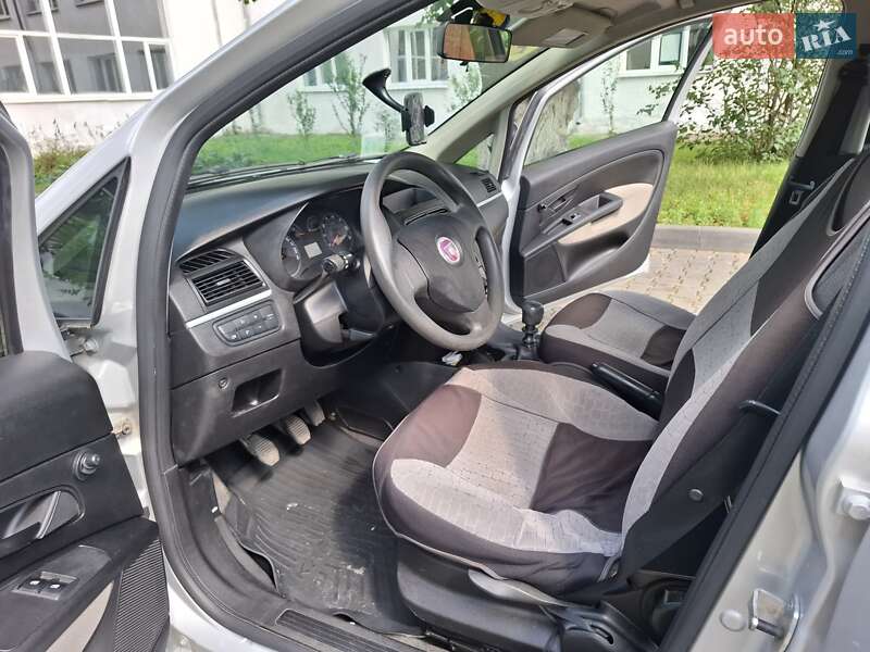 Седан Fiat Linea 2009 в Ивано-Франковске