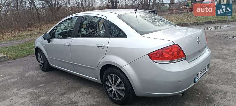 Седан Fiat Linea 2009 в Золочеві