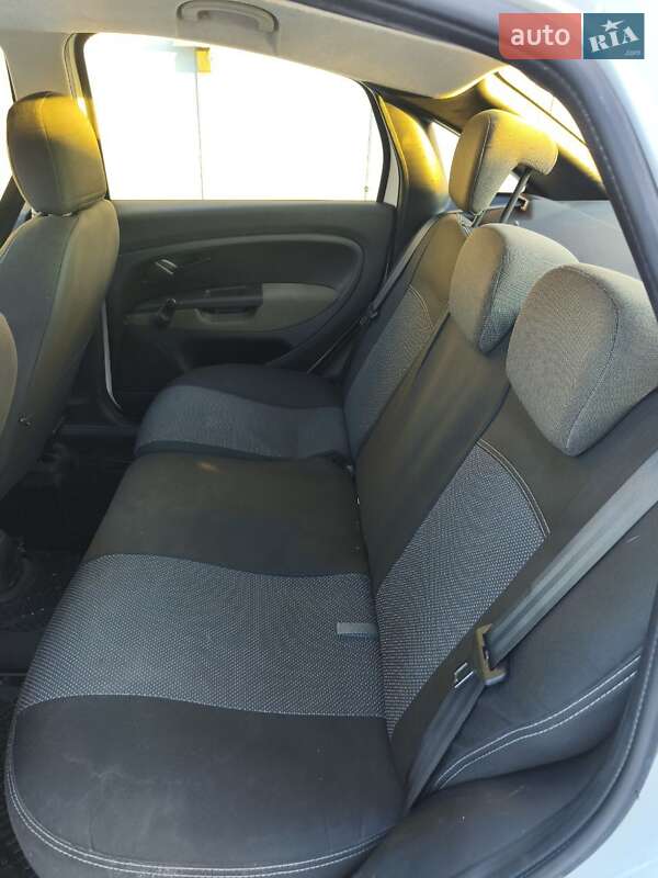 Седан Fiat Linea 2012 в Киеве