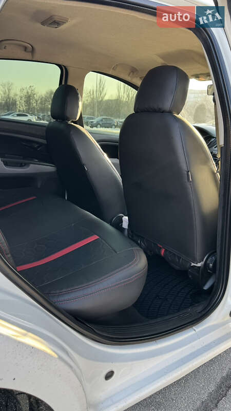 Седан Fiat Linea 2013 в Дніпрі фото 14 Седан Fiat Linea 2013 в Дніпрі