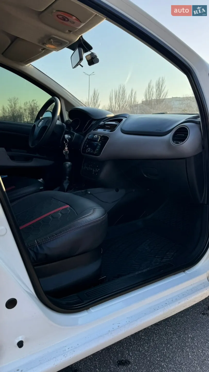 2013 Fiat Linea - мініатюра 11