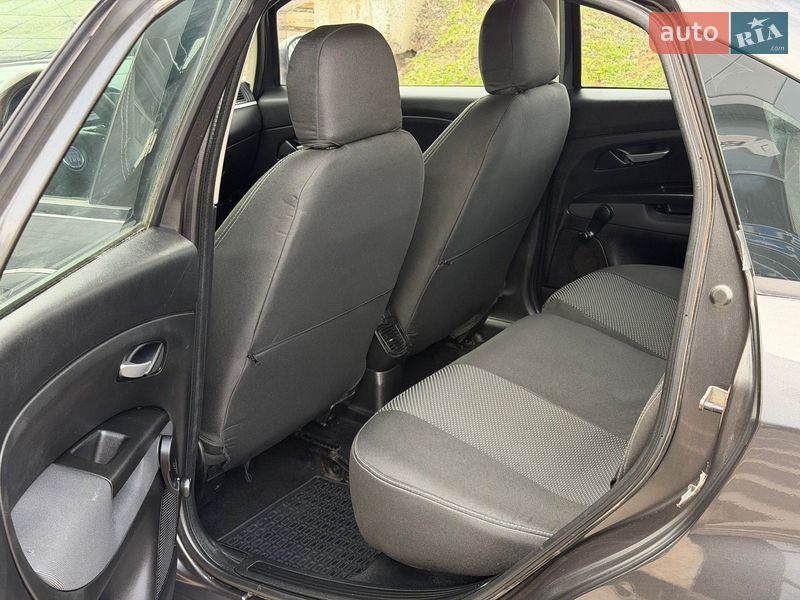 Седан Fiat Linea 2007 в Николаеве фото 9 Седан Fiat Linea 2007 в Николаеве