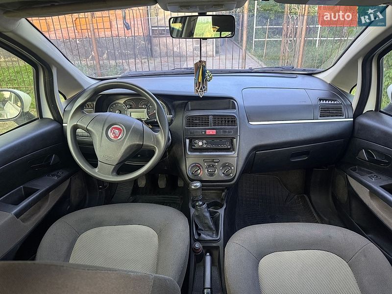 Седан Fiat Linea 2012 в Кривом Роге