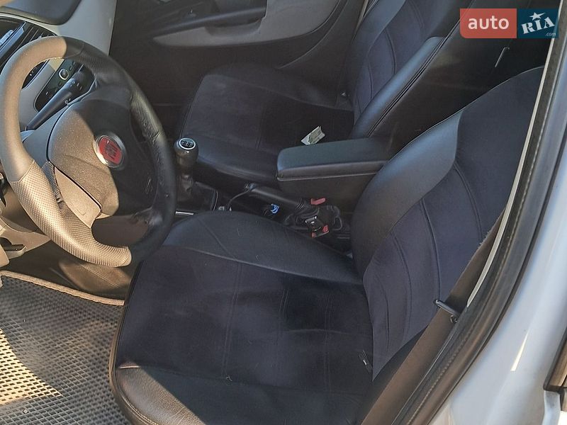 Седан Fiat Linea 2013 в Турке