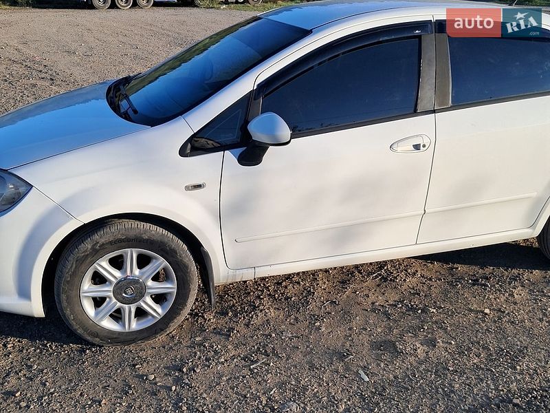 Седан Fiat Linea 2013 в Турке