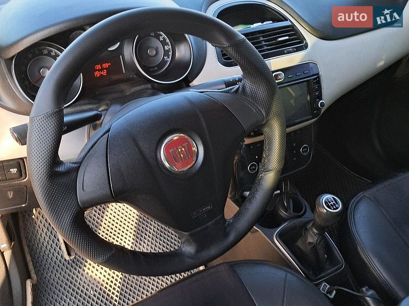 Седан Fiat Linea 2013 в Турке