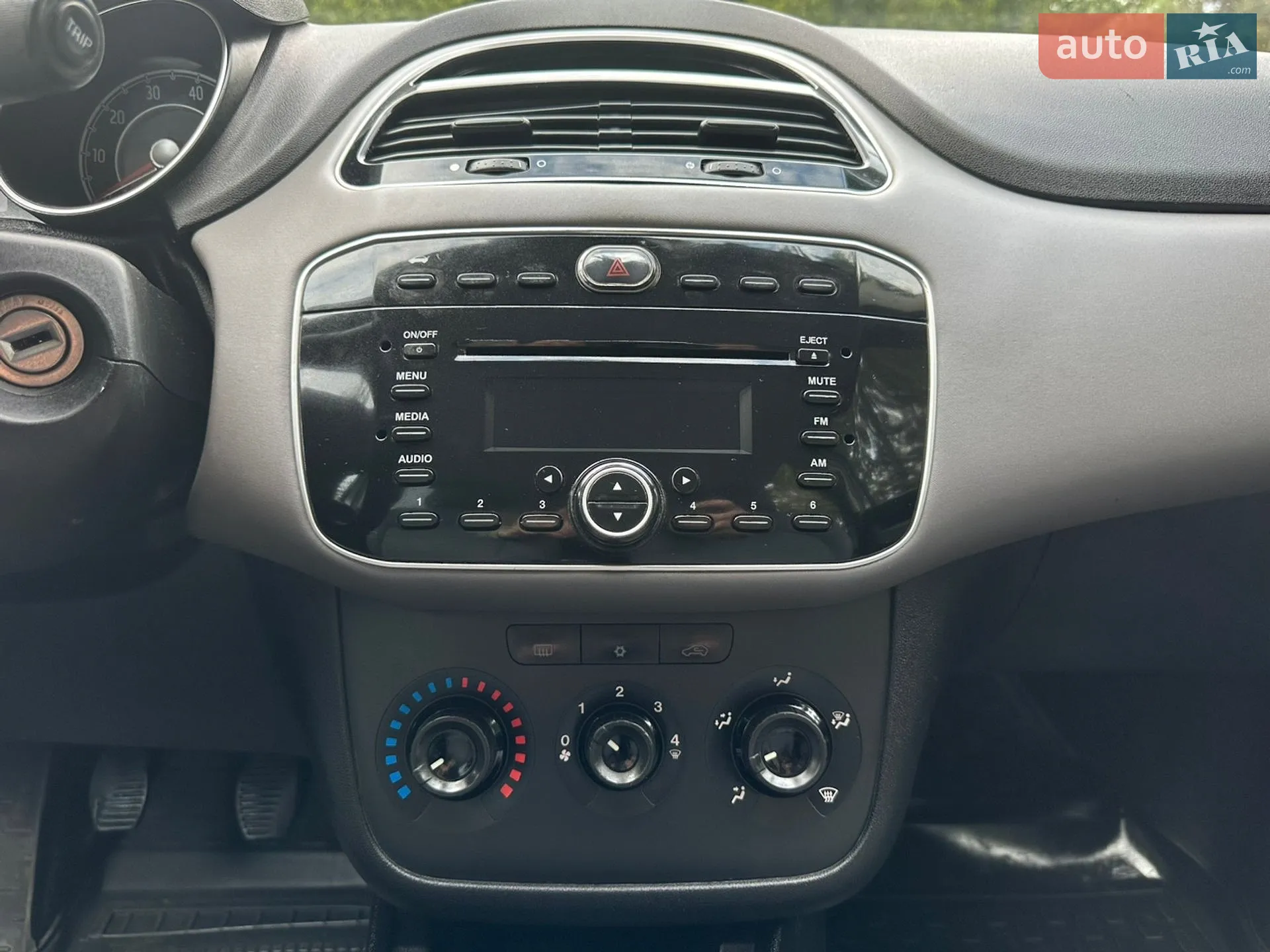 2015 Fiat Linea - мініатюра 62