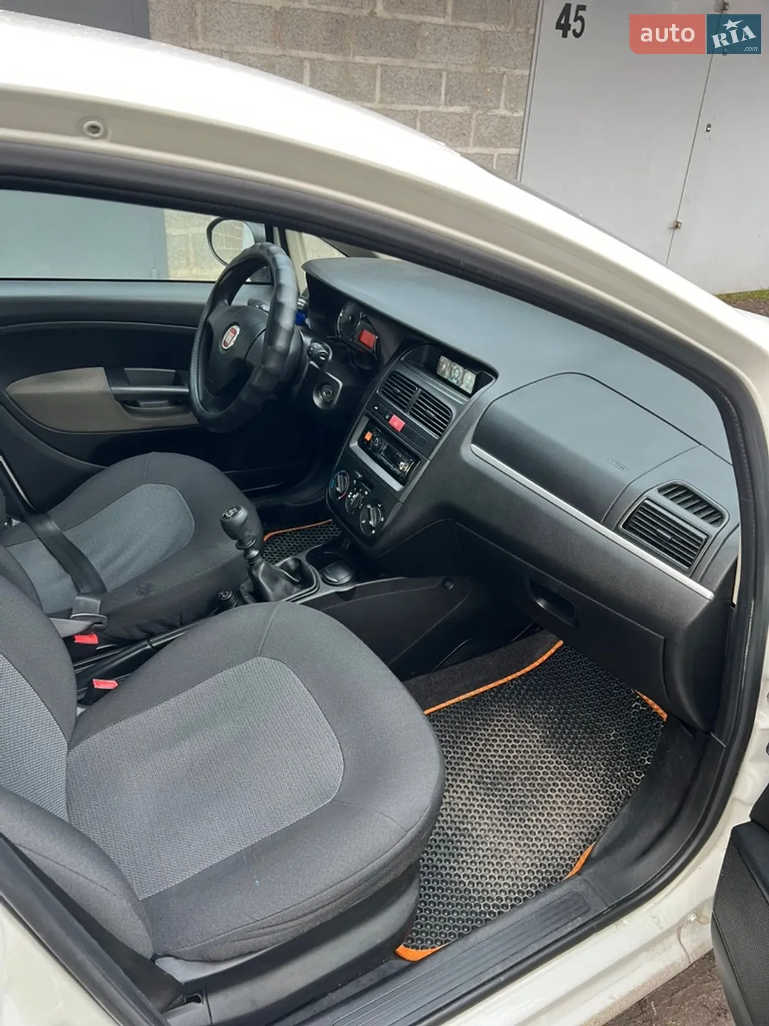 2012 Fiat Linea - мініатюра 12