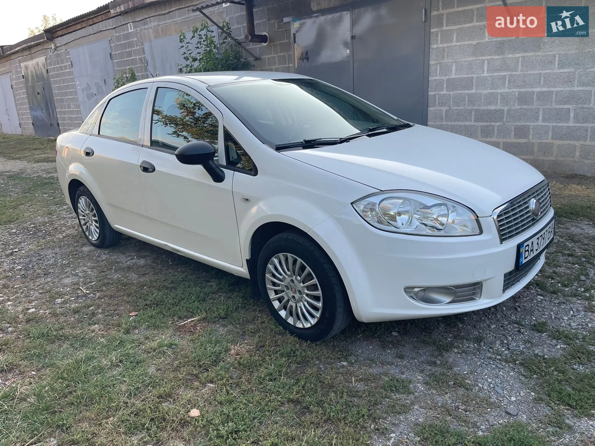 2012 Fiat Linea - мініатюра 2
