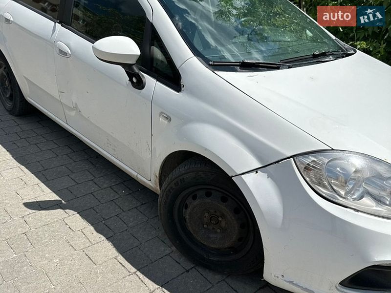 Седан Fiat Linea 2013 в Львове