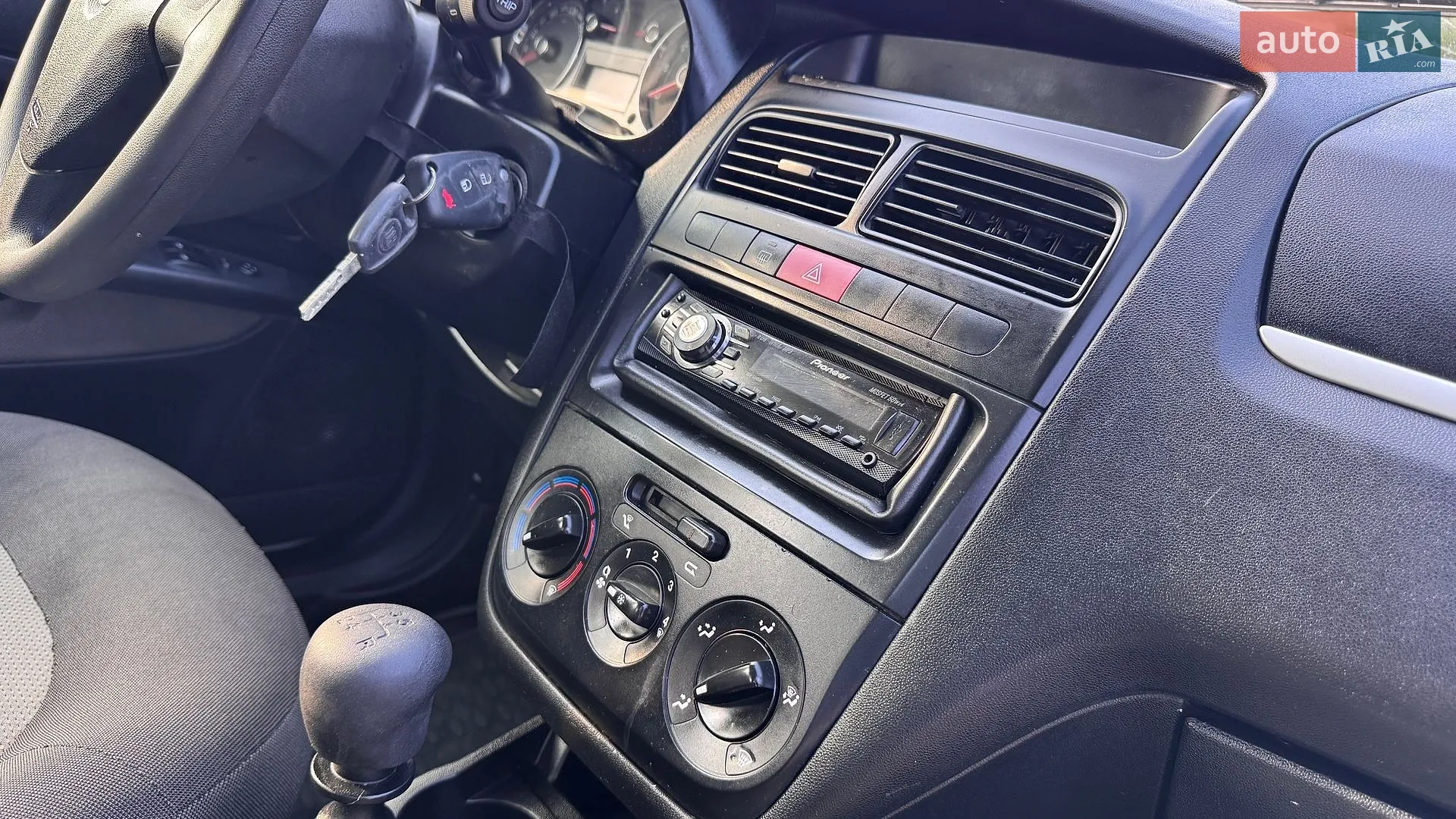 2012 Fiat Linea - мініатюра 19
