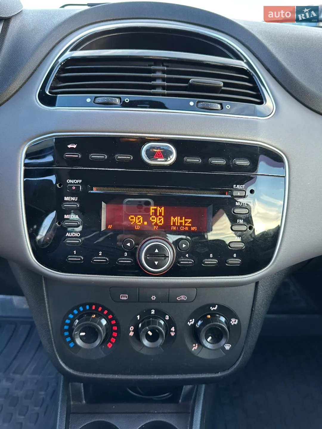 2013 Fiat Linea - мініатюра 21
