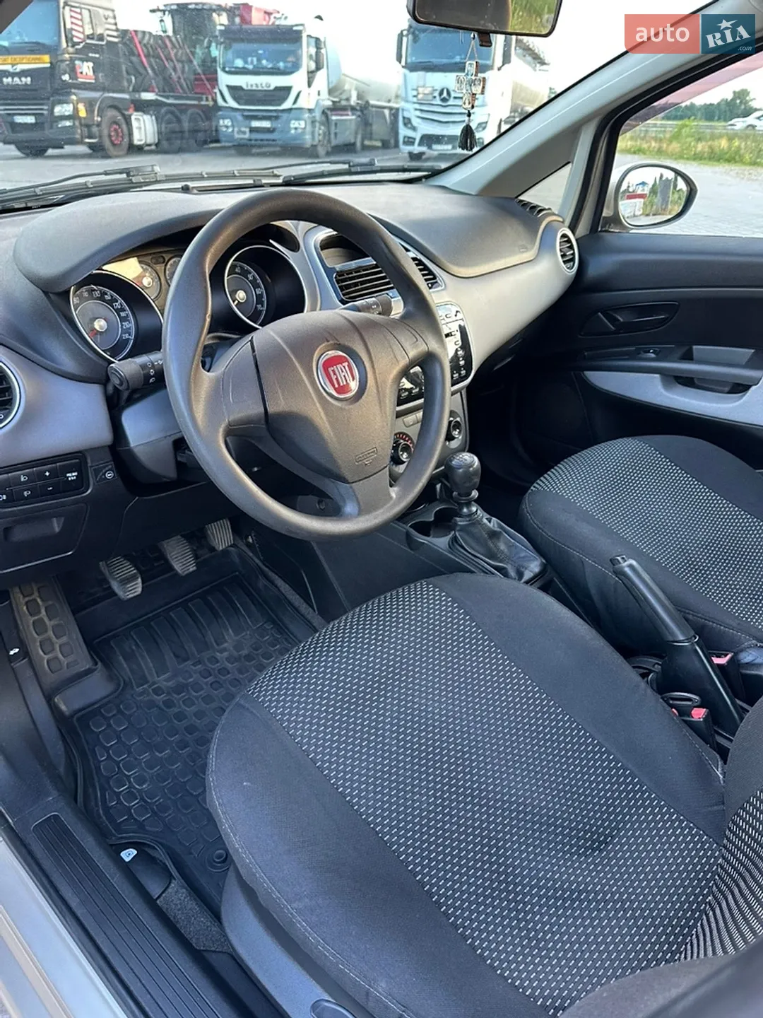 2013 Fiat Linea - мініатюра 25