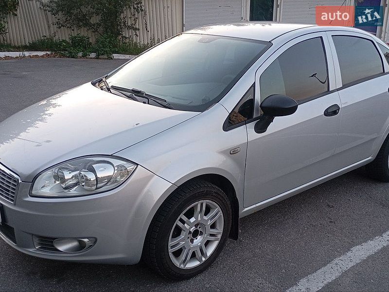 2010 Fiat Linea, VIN ZFA32300003119633:plate — фото 1 (autoria)