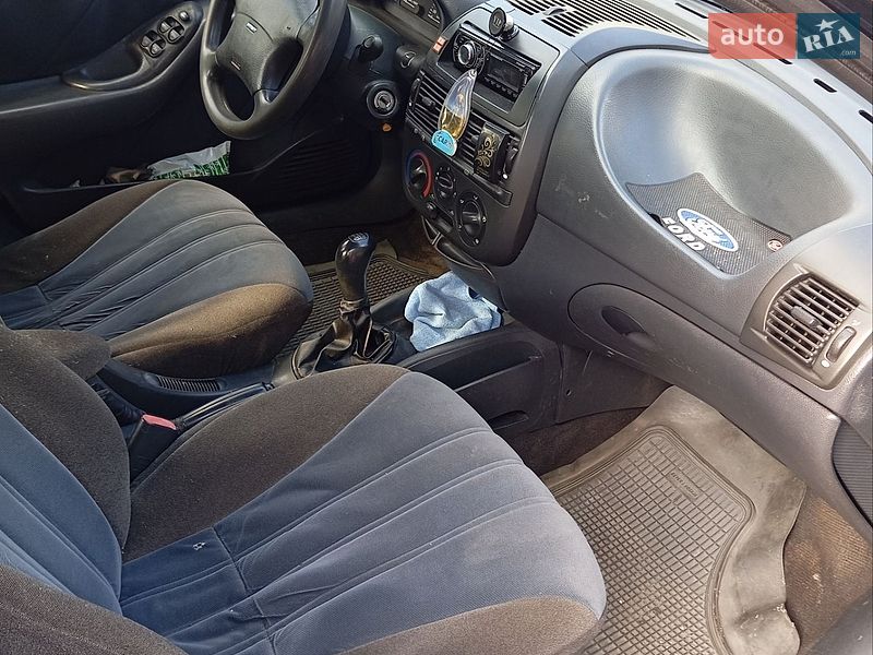 Седан Fiat Marea 1998 в Гребенках