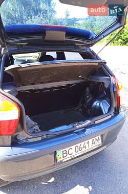 Хэтчбек Fiat Palio 2003 в 