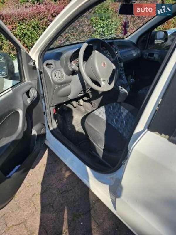 Хэтчбек Fiat Panda 2011 в Буштыне