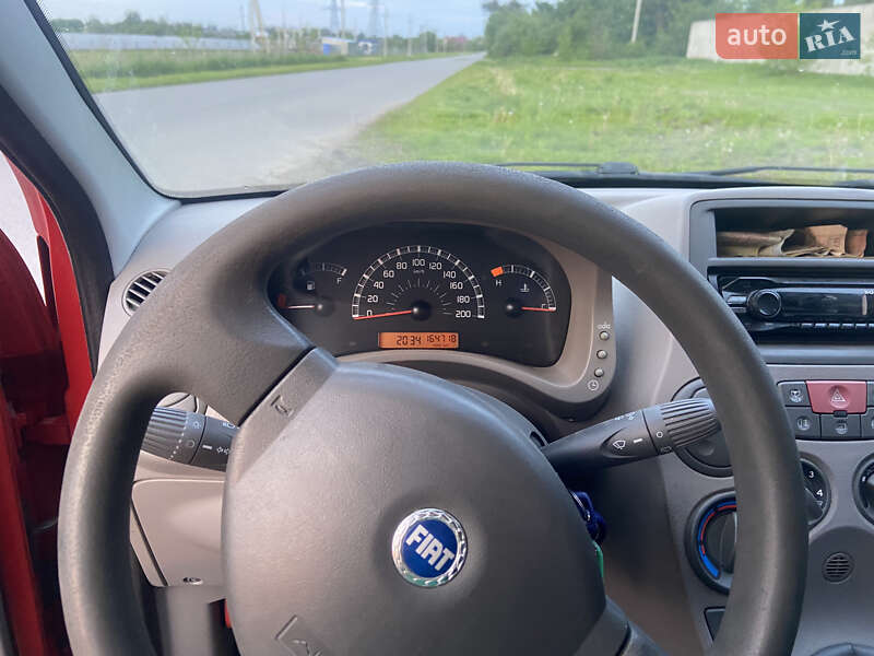 Хэтчбек Fiat Panda 2004 в Глинянах