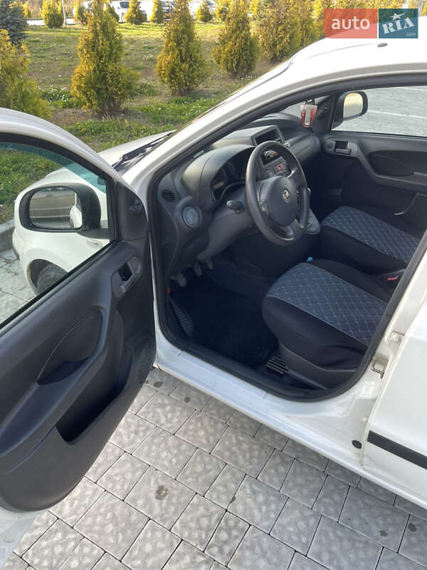 Хетчбек Fiat Panda 2011 в Мостиській