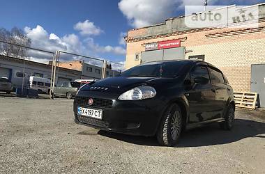 Хетчбек Fiat Punto 2010 в 