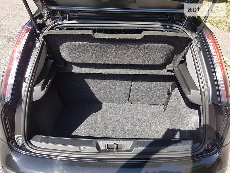 Хетчбек Fiat Punto 2011 в Києві фото 32 Хетчбек Fiat Punto 2011 в Києві