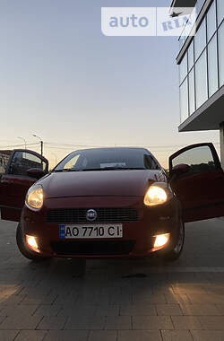 Хэтчбек Fiat Punto 2007 в 